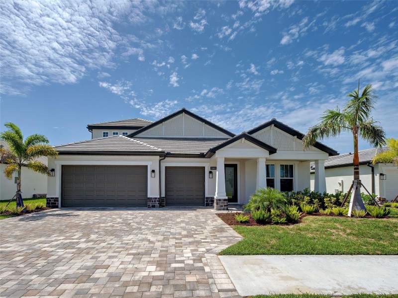 1684 LUGANO CIRCLE home for sale in Cassata Lakes