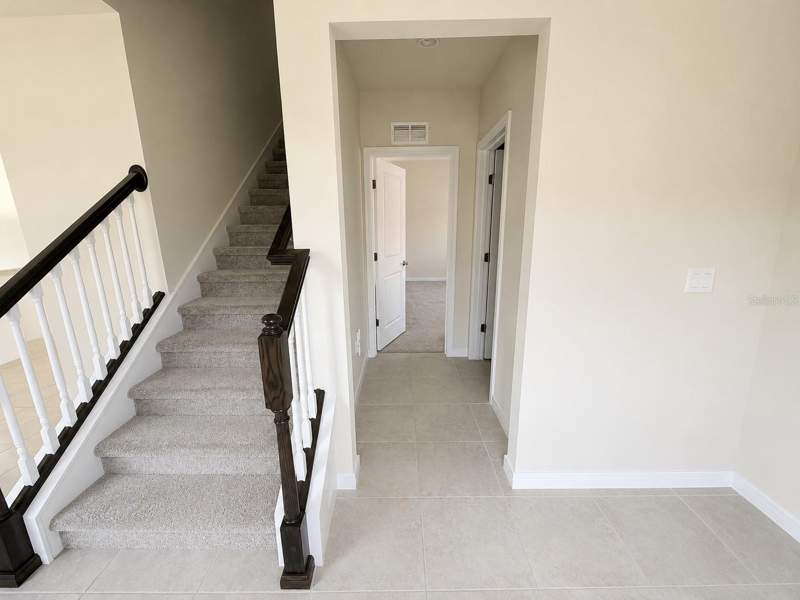 4 bedroom Single Family Residence at 4083 Feather Tree Drive, Winding Mdws, Apopka — photo 5