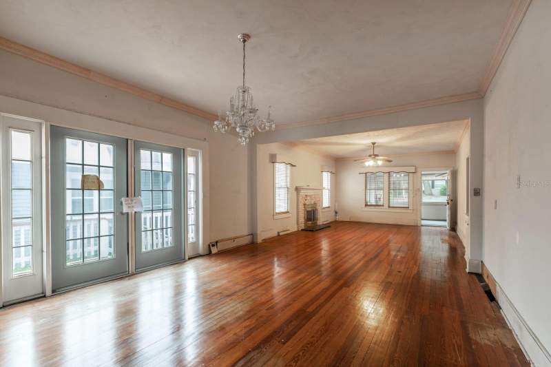 6 bedroom Single Family Residence at 1116 W Line Street, Leesburg, Leesburg — photo 5