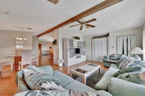 236 N Saint Thomas Circle, Apollo Beach FL - photo 12 of 32