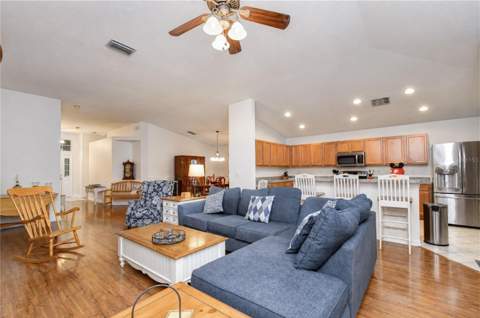 6209 Gannetdale Drive, Lithia FL - photo 8 of 38