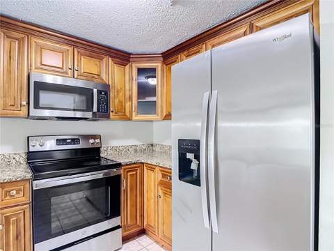 6701 Village Grove Court, Tampa FL - photo 13 of 39