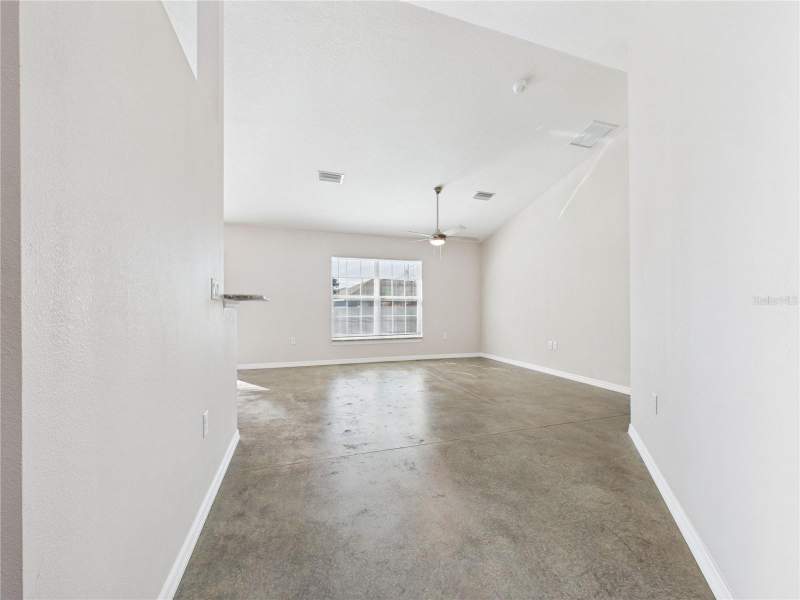 3 bedroom Single Family Residence at 24 Pine Course Pass, Silver Spgs Shores Un 17, Ocala — photo 4