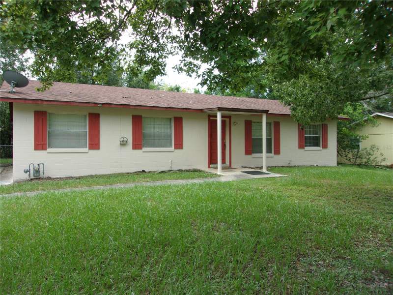 3 bedroom Single Family Residence at 5700 NE 6th Place, Ocala Heights, Ocala — photo 3