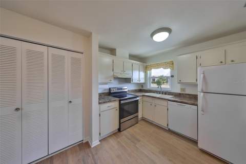 1529 Allegheny Drive, Sun City Center FL - photo 14 of 30