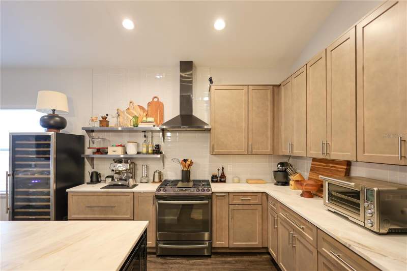 4 bedroom Single Family Residence at 655 12th Avenue, Easterbrook, St Petersburg — photo 3