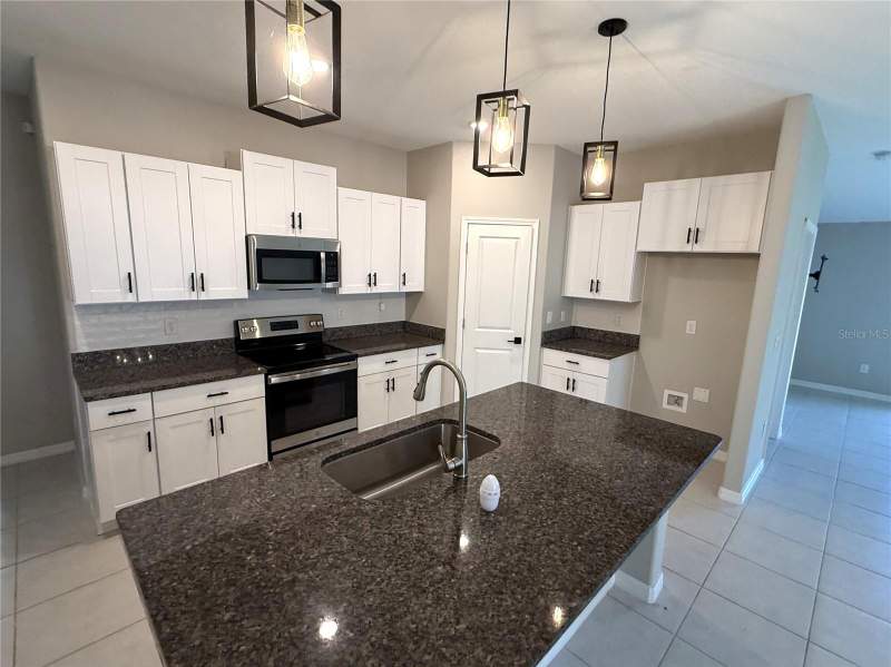 4 bedroom Single Family Residence at 15516 Miller Creek Drive, Cypress Mill Ph 3, Sun City Center — photo 5