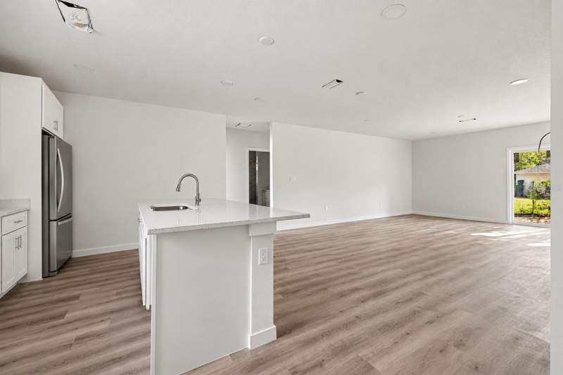 3 bedroom Single Family Residence at 28 Dogwood Drive Lane, Silver Springs Shores Unit 17, Ocala — photo 5