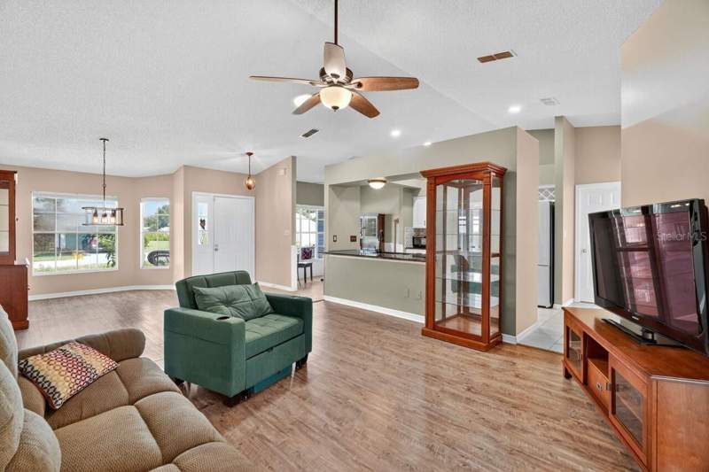 3 bedroom Single Family Residence at 25800 Belle Helene, Plantation At Leesburg Belle Grove, Leesburg — photo 5