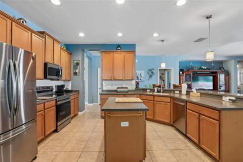 809 Seminole Sky Drive, Ruskin FL - photo 18 of 63