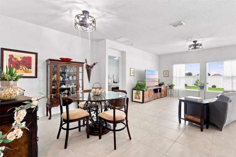 4 bedroom Single Family Residence at 124 CITRINE LOOP, STEPPING STONE, KISSIMMEE — photo 4