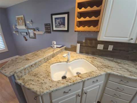 450 Date Palm Court, St Petersburg FL - photo 12 of 40