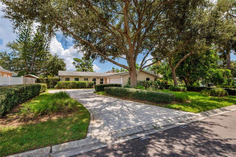 Meadow Lawn Pinellas