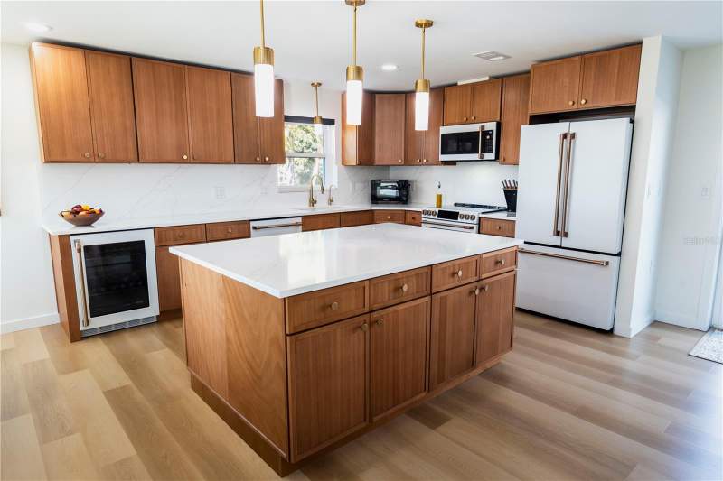 3 bedroom Single Family Residence at 705 Gulf Boulevard, Belleair Beach, Belleair Beach — photo 3