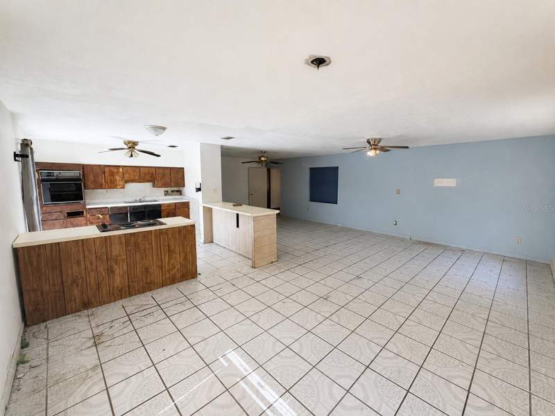 2 bedroom Single Family Residence at 6806 SE 215th Street, Bailey Survey Tillis, Hawthorne — photo 3