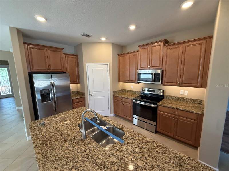 2 bedroom Single Family Residence at 16852 Scuba Crest Street, Forest Brooke Active Adult Ph, Wimauma — photo 4
