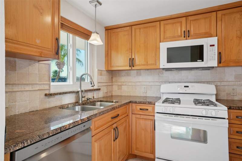 2 bedroom Condominium at 1847 Shore Drive #117, Shore Crest Bldg, South Pasadena — photo 4
