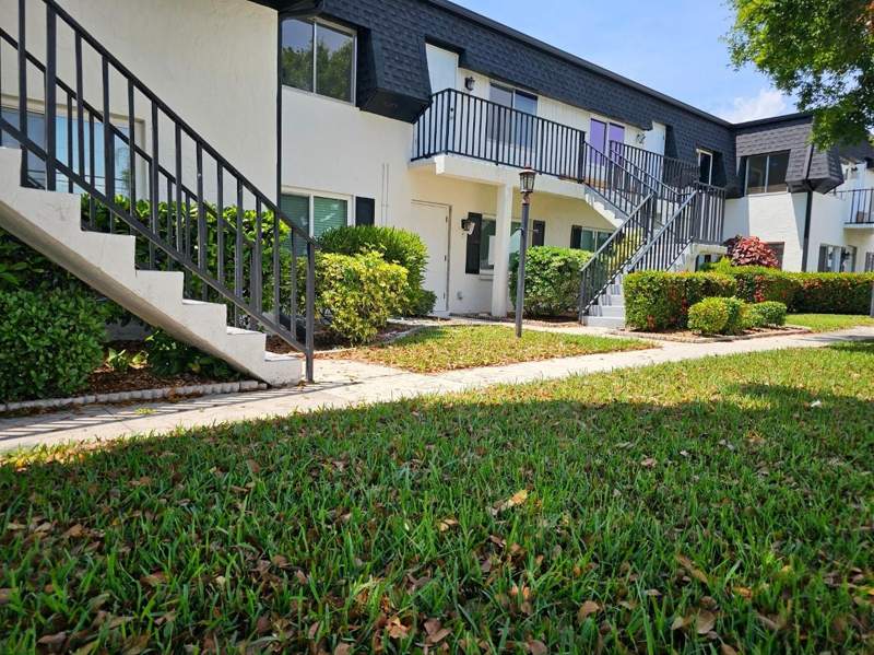 2 bedroom Condominium at 4722 SE 1ST PLACE #5, VERSAILLES CONDO, CAPE CORAL — photo 2