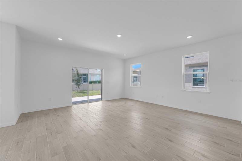4 bedroom Single Family Residence at 1666 Meadowgrove Avenue, Pine Grove Reserve, St Cloud — photo 4