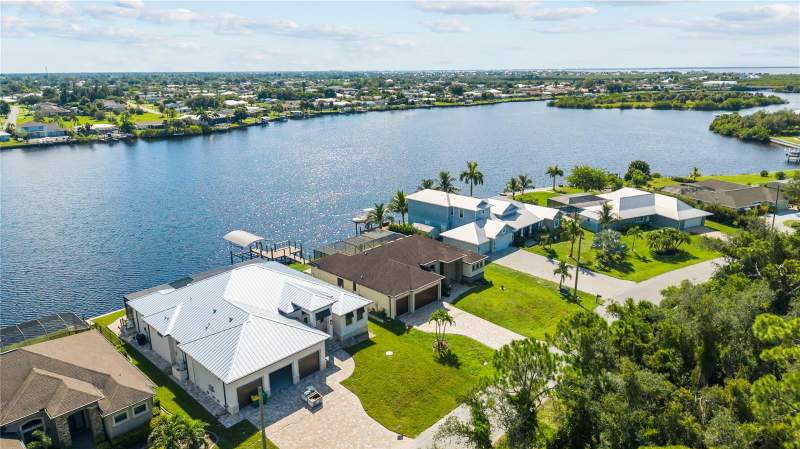 3 bedroom Single Family Residence at 349 Springview Circle, Port Charlotte Sec 010, Port Charlotte — photo 4