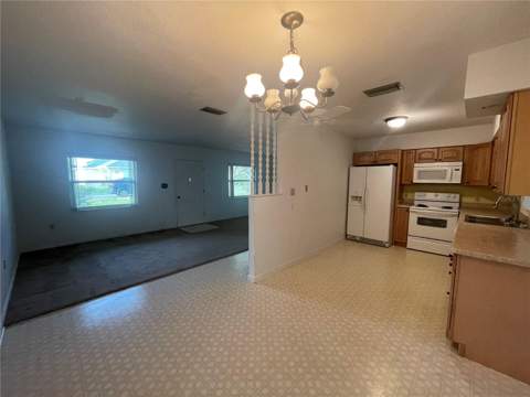 23 Lonesome Pine Trail, Yalaha FL - photo 6 of 37