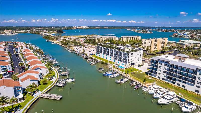 3 bedroom Condominium at 400 150th Avenue #504, Residences At Town Center Condo, Madeira Beach — photo 3