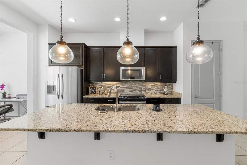 4 bedroom Townhouse at 940 Lobelia Drive, Fountain Parke At Lake Mary Ph 2, Lake Mary — photo 2