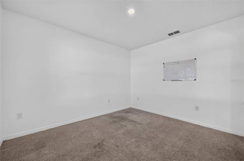 5 bedroom Single Family Residence at 3042 Bethpage Loop, Summerview/Wolf Crk Rdg Ph 2B-, Mount Dora — photo 5