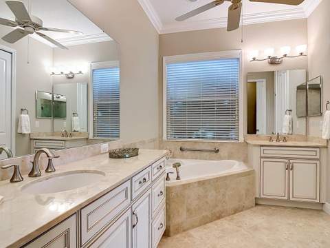 8461 Bridgeport Bay Circle, Mount Dora FL - photo 15 of 44
