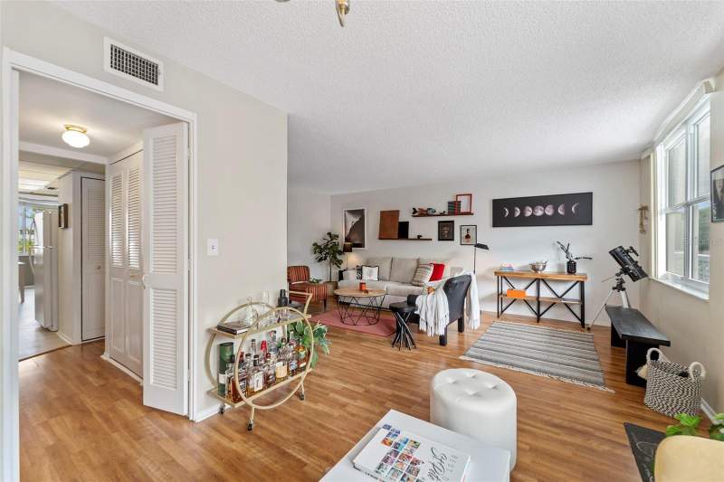 1 bedroom Condominium at 4720 Locust Street #210, Winston Park Northeast, St Petersburg — photo 5