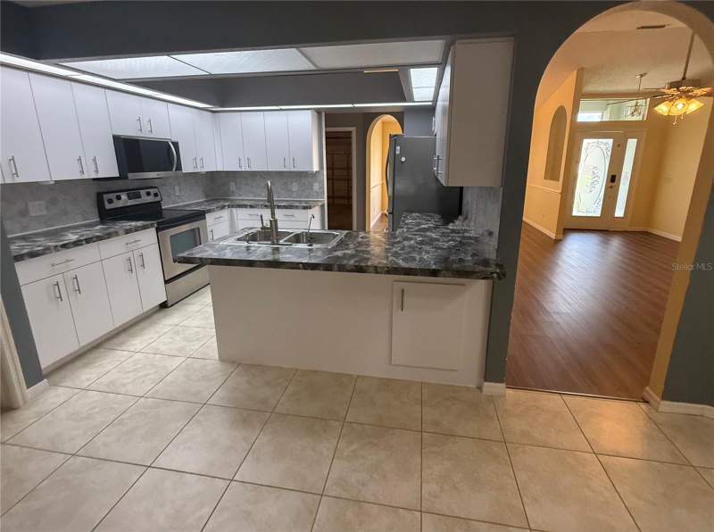 3 bedroom Single Family Residence at 4055 Allure Lane, Port Charlotte Sub 04, North Port — photo 4