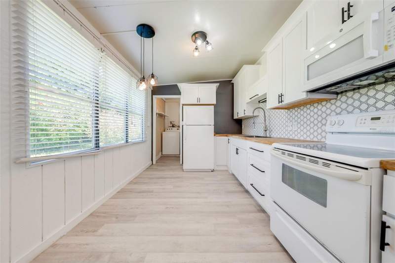 1 bedroom Manufactured Home at 1379 Mainsail Lane, Shelter Cove Condo, St Cloud — photo 3