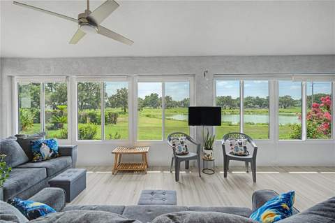 6207 Huntington Drive, Zephyrhills FL - photo 10 of 50