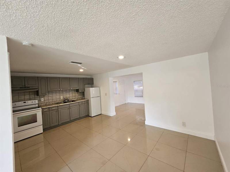 3 bedroom Single Family Residence at 6004 Fortune Place, Apollo Beach Unit 1 Pt 2, Apollo Beach — photo 5