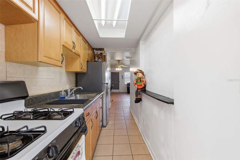 1 bedroom Condominium at 5876 21st Street #5, Town Apts Condo, St Petersburg — photo 5