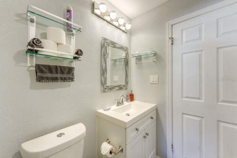 900 N Harbor Terrace, Tavares FL - photo 16 of 58