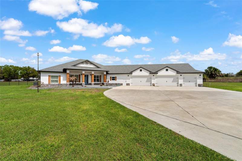 5 bedroom Single Family Residence at 4821 Sunnyside Drive, Fruitland Park Unplatted, Fruitland Park — photo 3