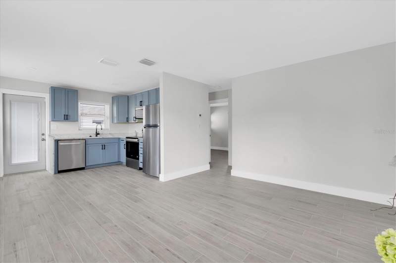 2 bedroom Single Family Residence at 4201 Des Moines Street, Shore Acres Overlook Sec, St Petersburg — photo 4