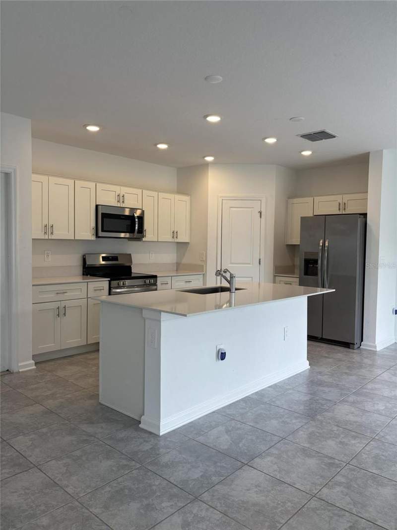 4 bedroom Single Family Residence at 1338 Deepwater Circle, Ranches/Lk McLeod II, Eagle Lake — photo 5