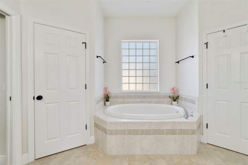 4 bedroom Single Family Residence at 1401 Hidden Oaks Bend, Hidden Oaks, St Cloud — photo 4