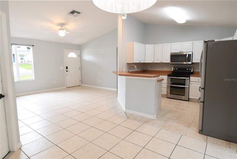 3 bedroom Single Family Residence at 407 Cierra Oaks Circle, Lady Lake Cierra Oaks, Lady Lake — photo 4