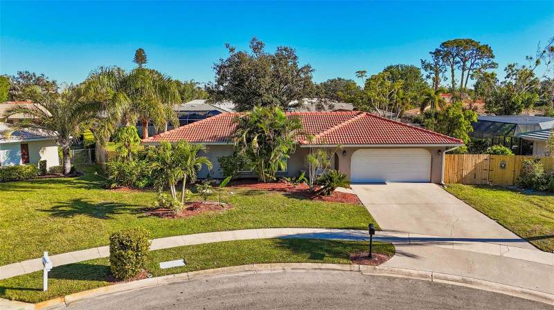4 bedroom Single Family Residence at 2851 Hardee Drive, Gulf Gate Woods, Sarasota — photo 2