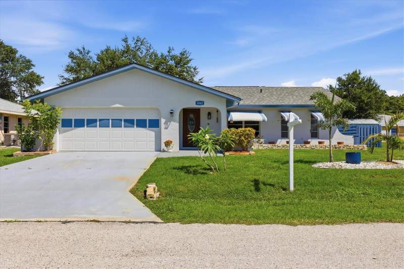 2 bedroom Single Family Residence at 1042 Malay Terrace, Port Charlotte Sec 023, Port Charlotte — photo 4