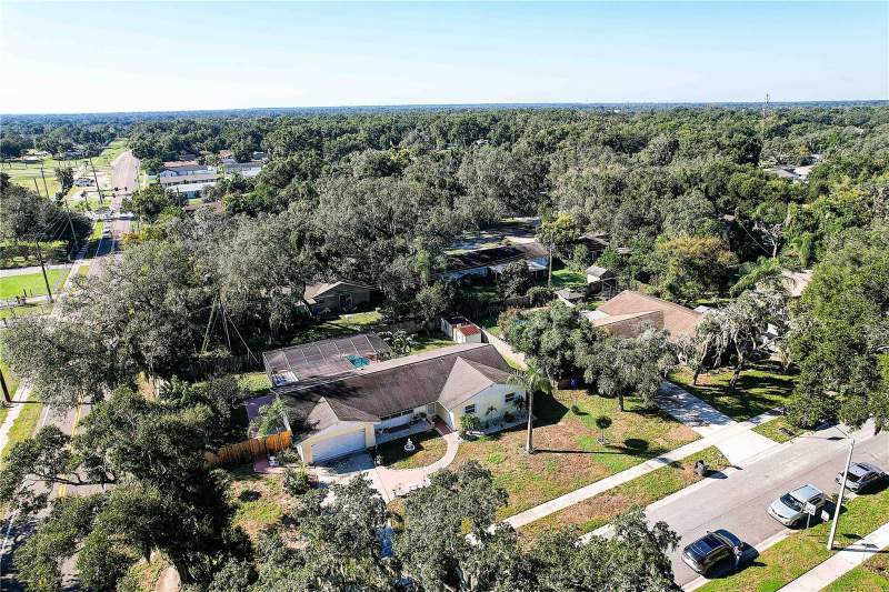 4 bedroom Single Family Residence at 519 Oakhurst Street, Oak Mont Unit 01, Brandon — photo 3