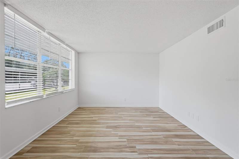 1 bedroom Condominium at 4720 Locust Street #120, Winston Park Northeast, St Petersburg — photo 4