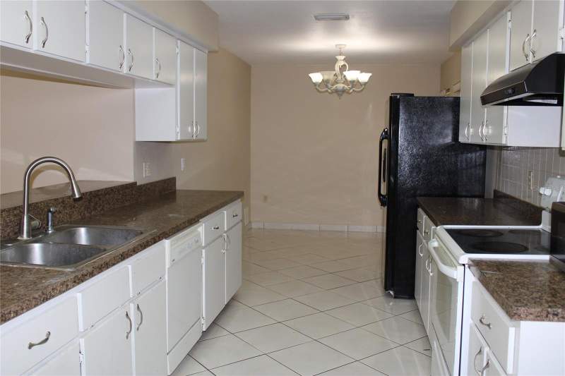 4 bedroom Single Family Residence at 6121 56th Avenue, Pinellas Farms, St Petersburg — photo 4