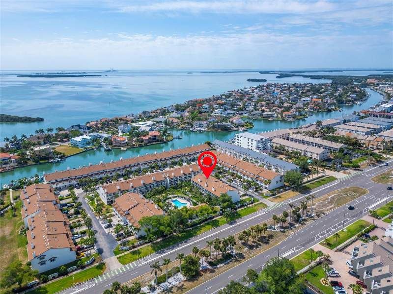 3 bedroom Townhouse at 394 MADEIRA CIRCLE, PALMS OF TIERRA, ST PETERSBURG — photo 4