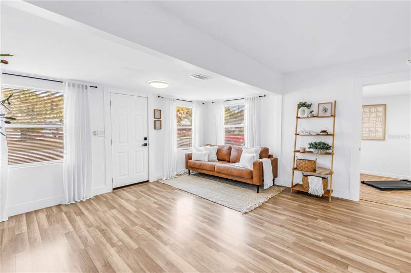 3 bedroom Single Family Residence at 1537 39th Street, Linnwood Park, St Petersburg — photo 5