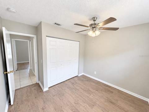 432 Regal Park Drive, Valrico FL - photo 12 of 18