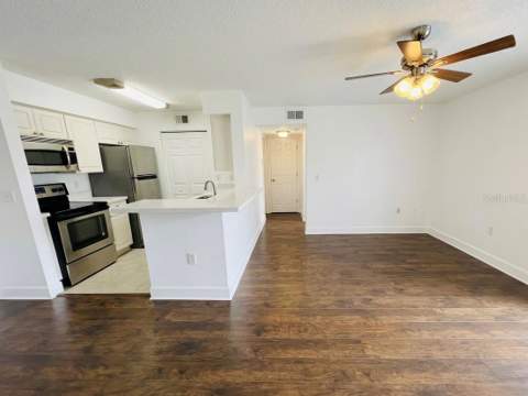1218 Bermuda Lakes Lane #203, Kissimmee FL - photo 8 of 23